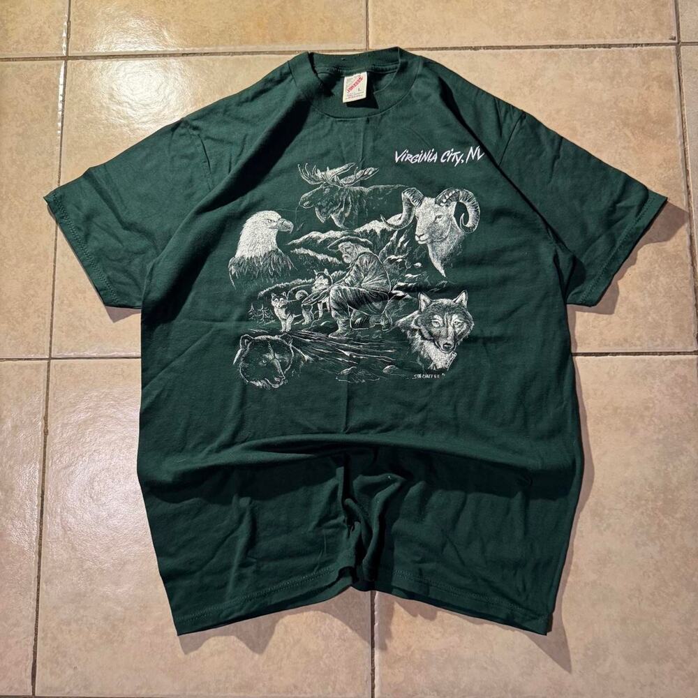 Vintage 90s made in usa Wolf nature Tee Size L in Mens
